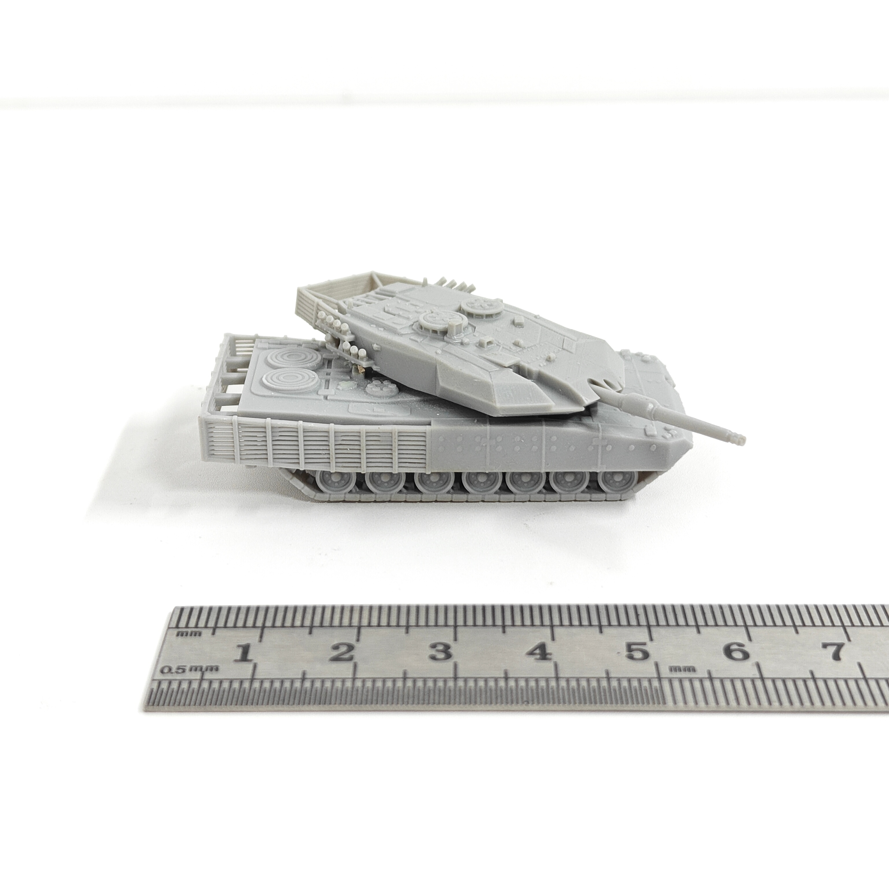 1/144 Scale Leopard Evolution  - Model Kit Tank recensione e prezzo