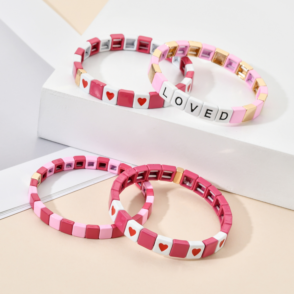 Boho Love Heart Pink Letter Br - Model Kit Quick recensione e prezzo