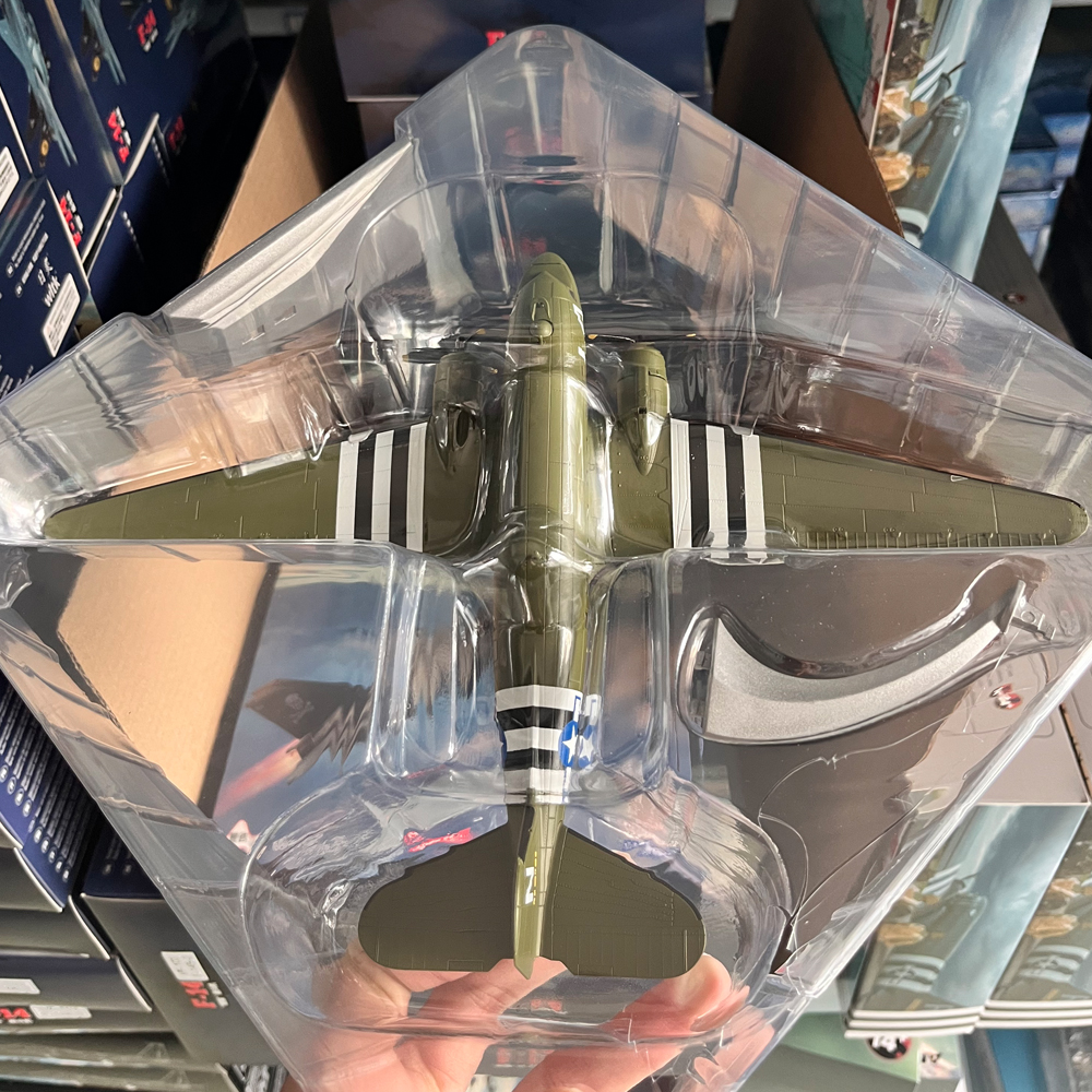 1:100 Scale World War II Dougl - Model Kit Plane recensione e prezzo