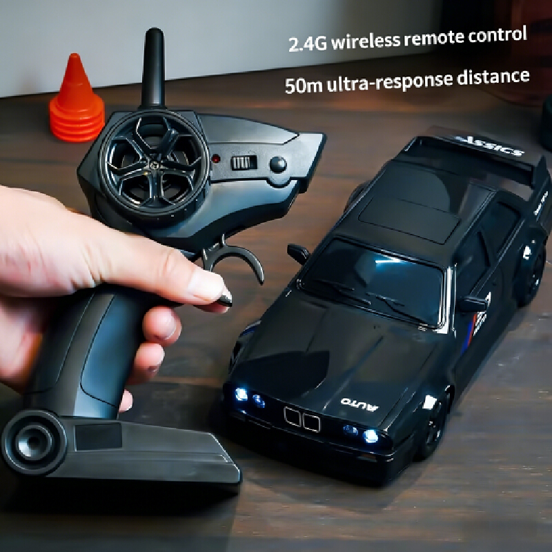 1:24 RC Drift Car 4WD Remote C - Model Kit Ae86 recensione e prezzo