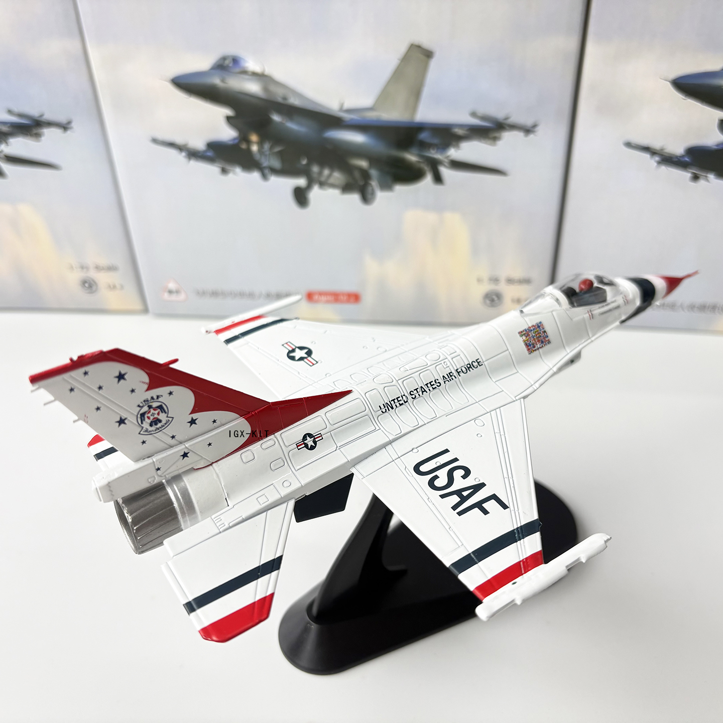 1/72 Scale U.S. Air Force F-16 - Model Kit Plane recensione e prezzo