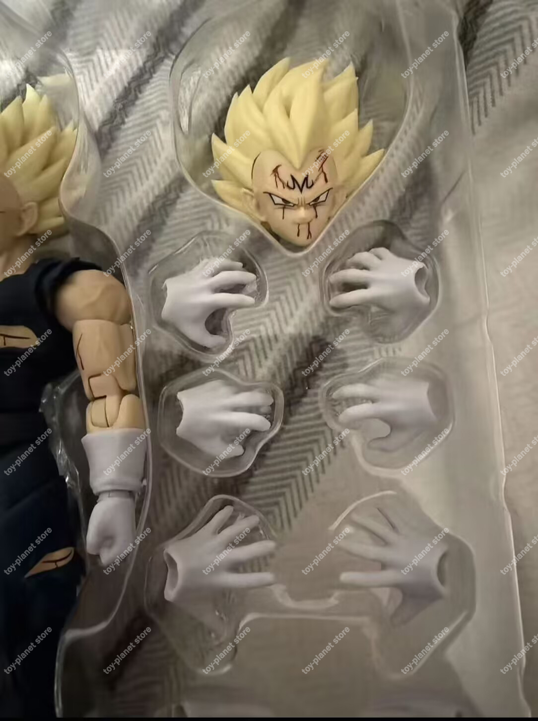 Black Hole Toys Demons Awakene - Model Kit Vegito recensione e prezzo