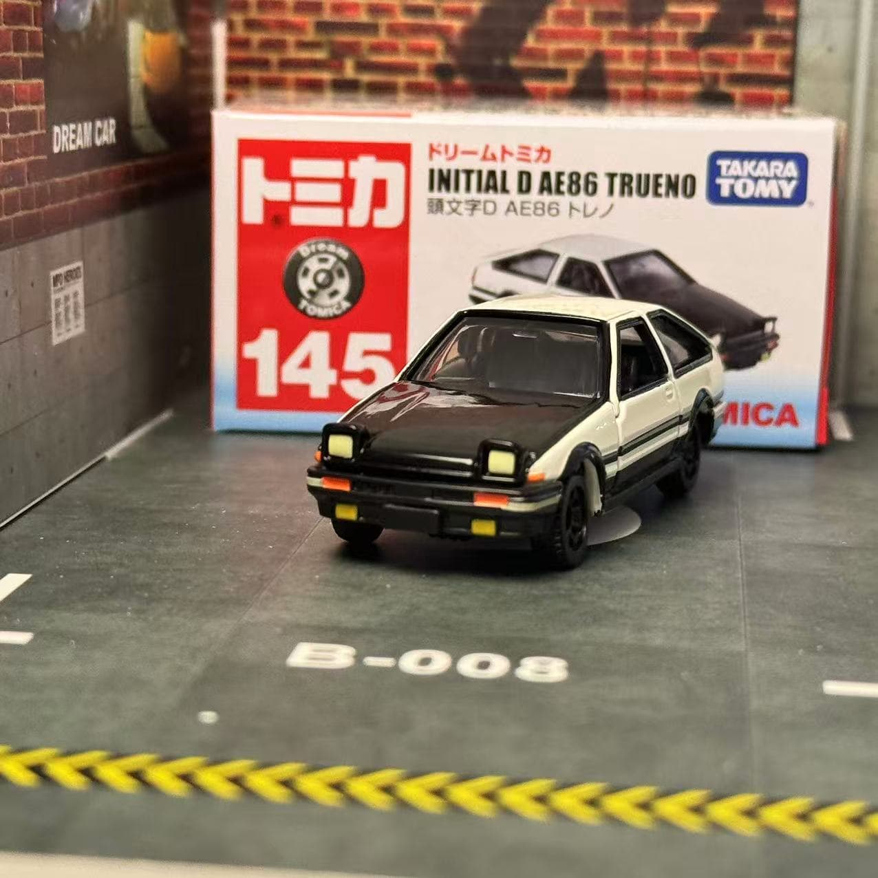 Dream Tomica NO. 145 Initial D - Model Kit Ae86 recensione e prezzo