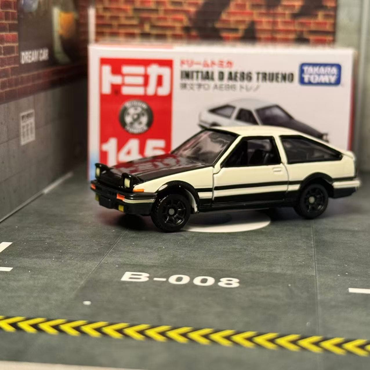Dream Tomica NO. 145 Initial D - Model Kit Ae86 recensione e prezzo