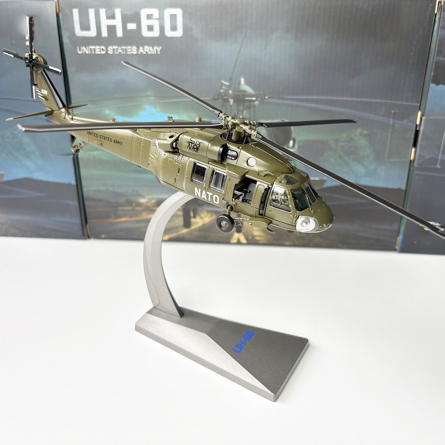 1/72 Scale U.S. UH-60 Black Ha - Model Kit Plane recensione e prezzo