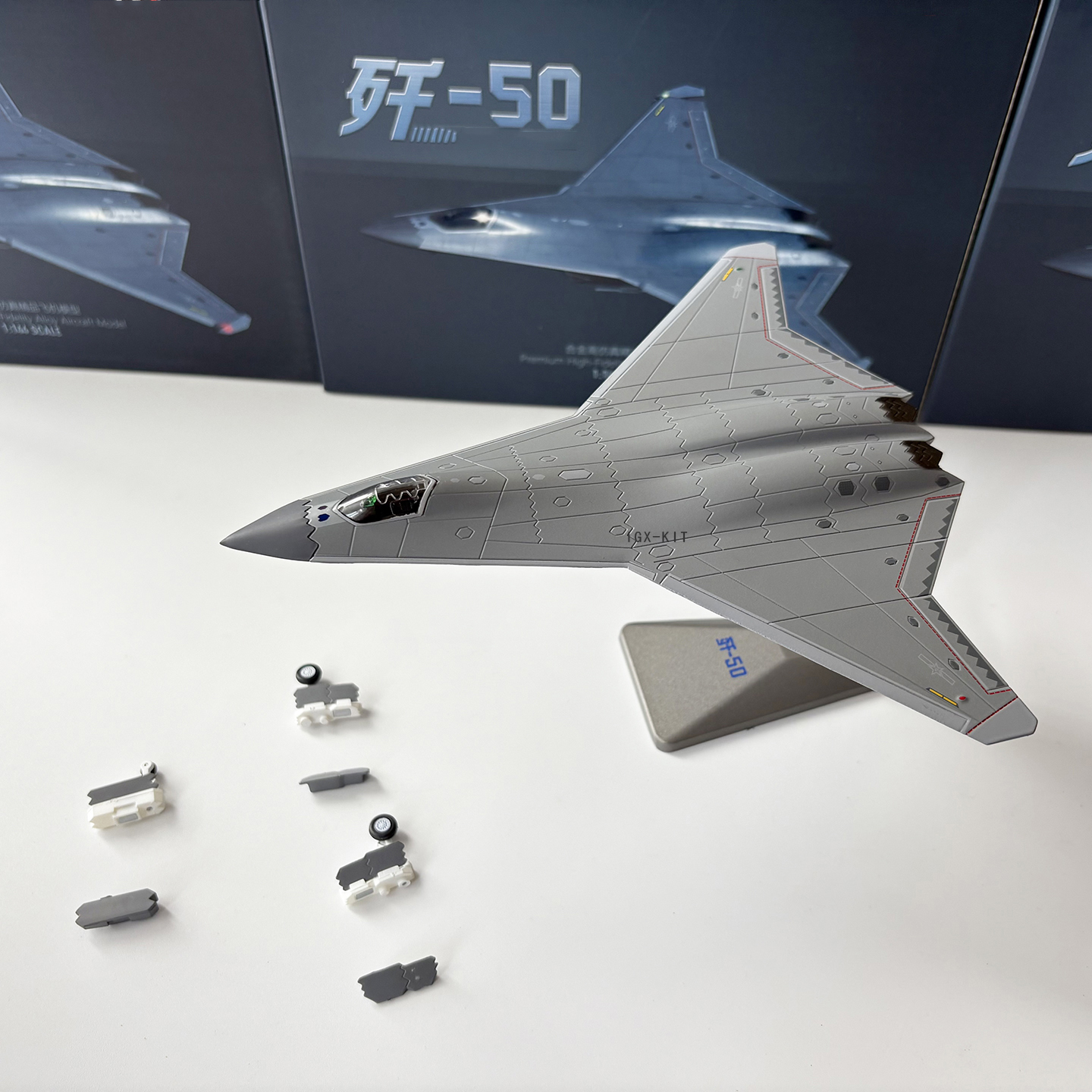 1:144 Scale China J50 Fighter  - Model Kit Plane recensione e prezzo