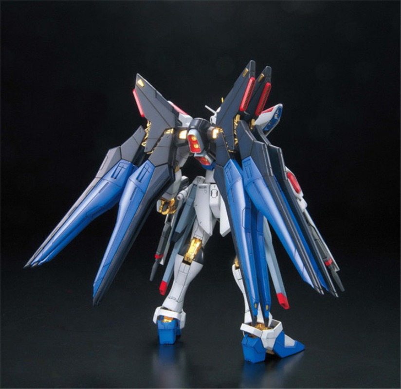 BANDAI MG 1/100 ZGMF-X20A Stri - Gundam Model Mg recensione e prezzo