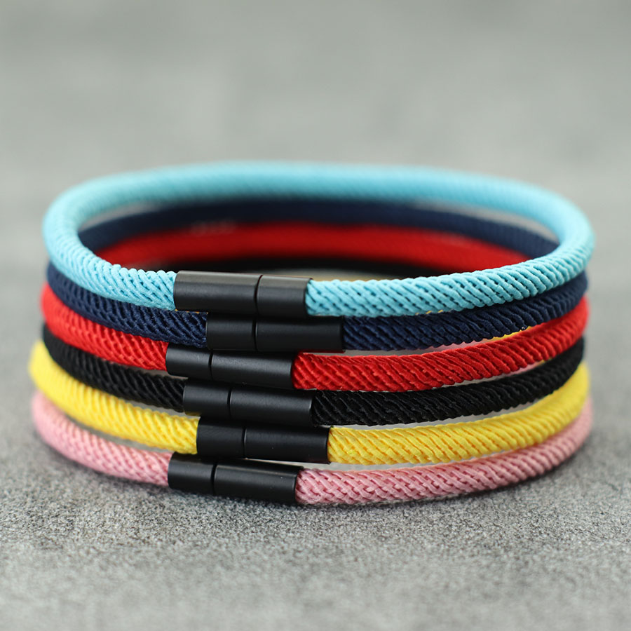 Minimalist Luck Red Rope Brace - Model Kit Quick recensione e prezzo